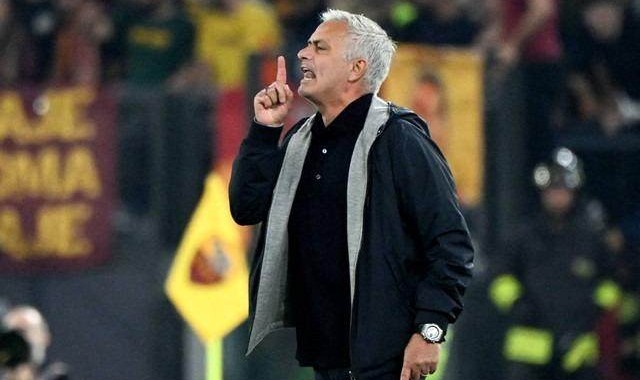 九游体育官网入口-穆里尼奥：输球有种不公平的感觉 洛萨诺总在假摔