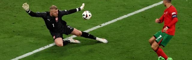 九游体育-人生第6届欧洲杯 C罗首战没进球 但他依旧有威胁