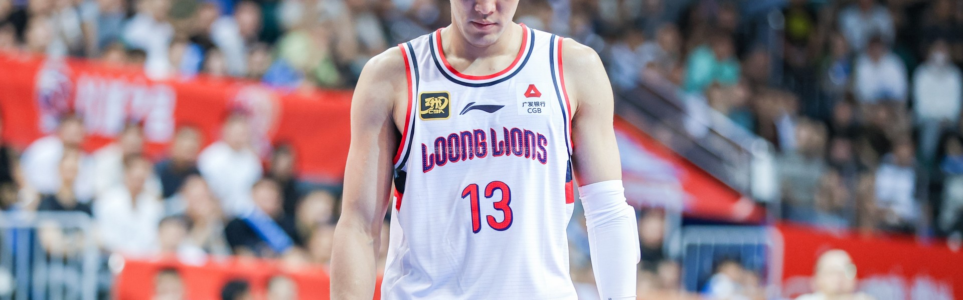 九游体育中国官网-前交叉韧带断了！郭艾伦此前遭遇过严重腿部拉伤、腹股沟拉伤