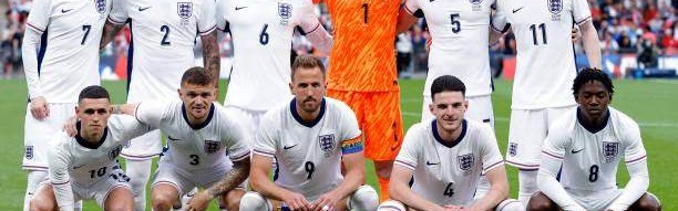 九游体育app-三狮又变三喵，热身赛踢成这样像欧洲杯争冠的吗？