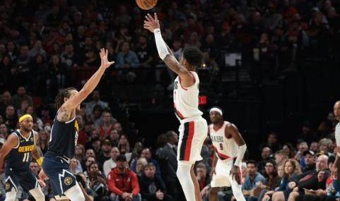 西蒙斯单节6记三分射穿掘金 开拓者4连胜暂登顶峰